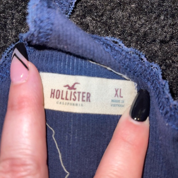 Used Hollister Navy Blue Tank with Lace Detail Size XL - Picture 3 of 3